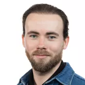 Portrait of Adam Hansson. Photo.